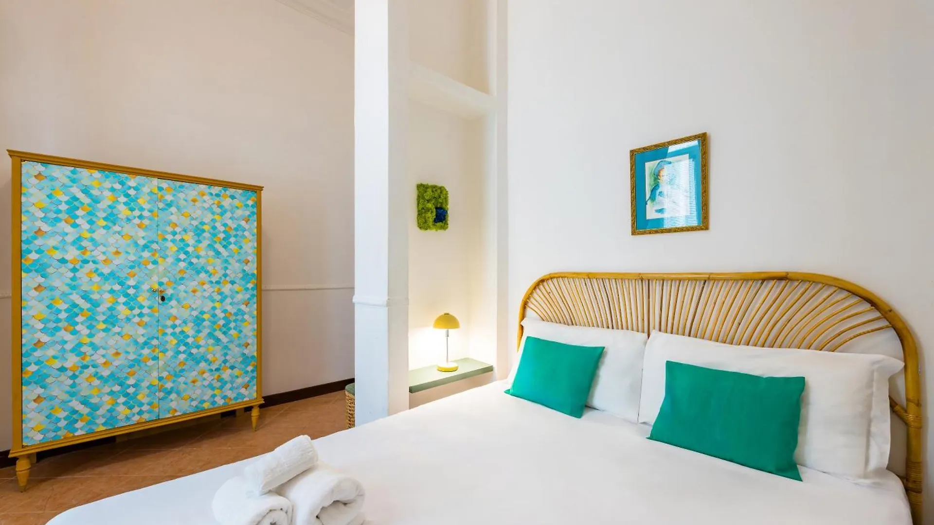 La Casa Di Famiglia By Napoliapartments 0*, Naples