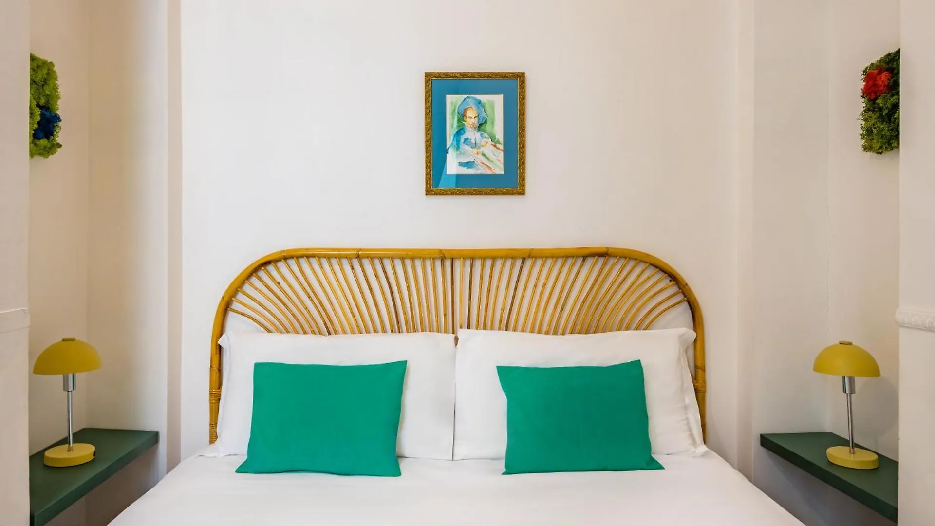 La Casa Di Famiglia By Napoliapartments 0*, Naples Italy
