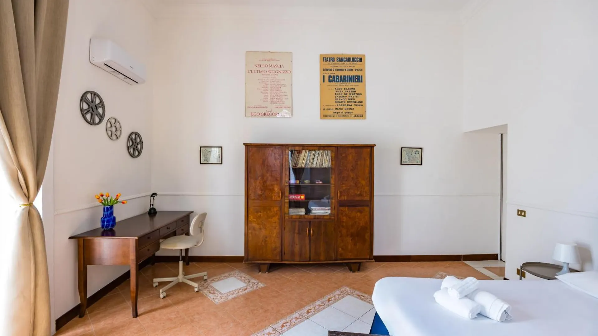 Apartment La Casa Di Famiglia By Napoliapartments Italy