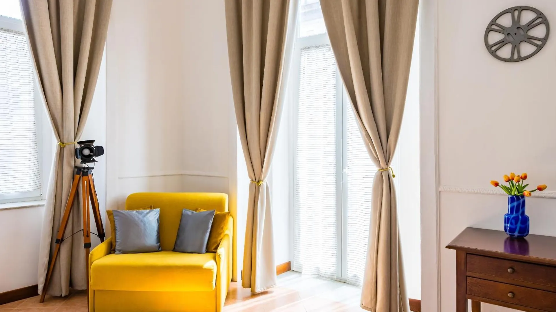 La Casa Di Famiglia By Napoliapartments Italy