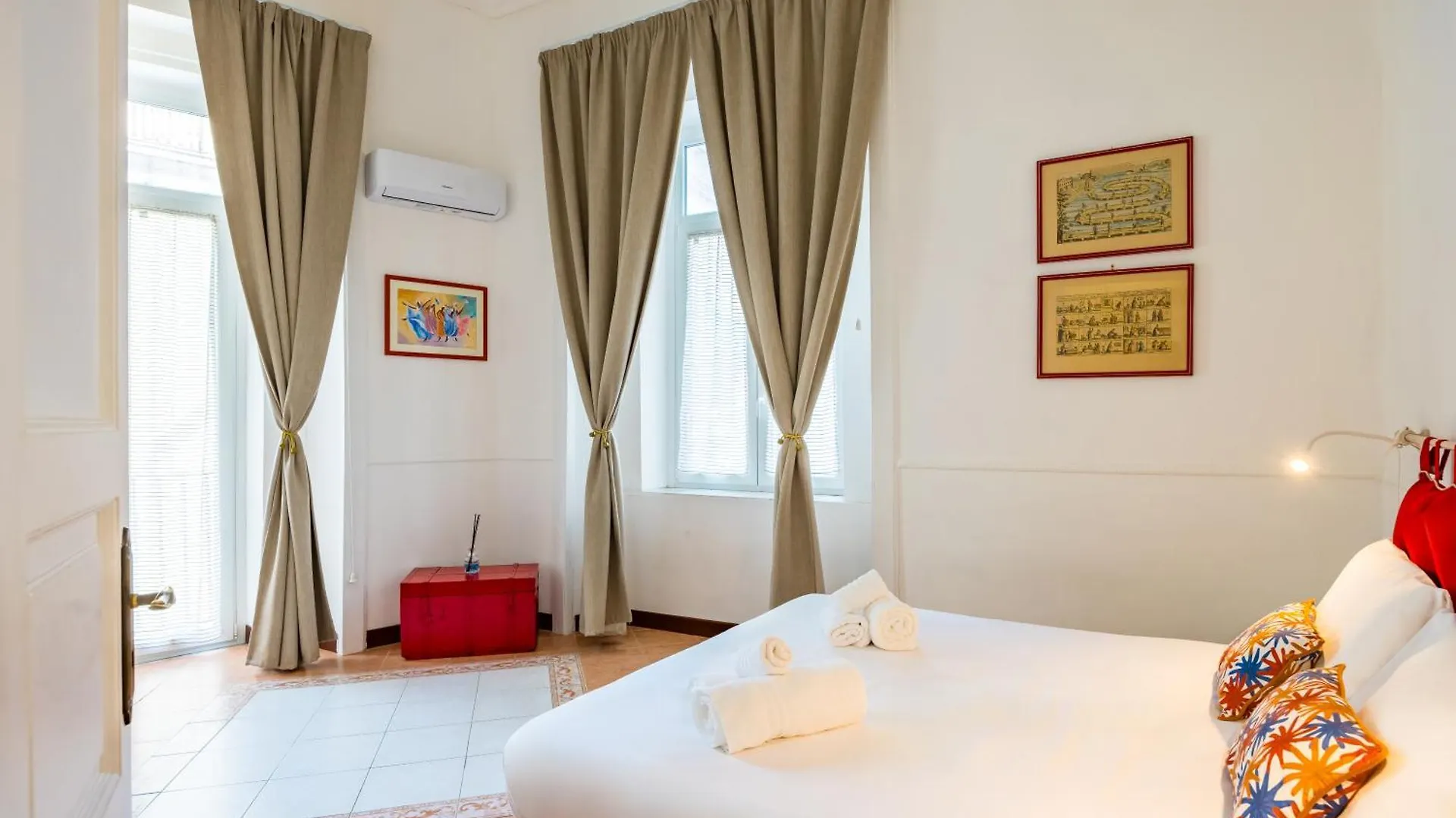 La Casa Di Famiglia By Napoliapartments Apartment