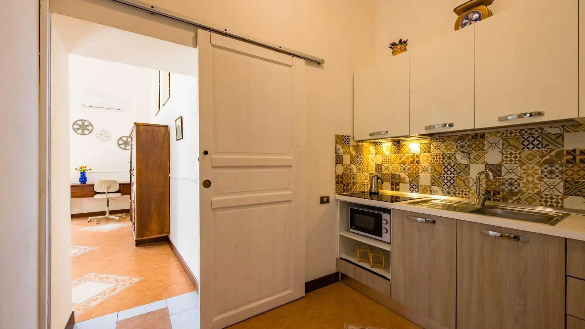 La Casa Di Famiglia By Napoliapartments Naples