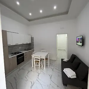  Apartment Lavinaio's House